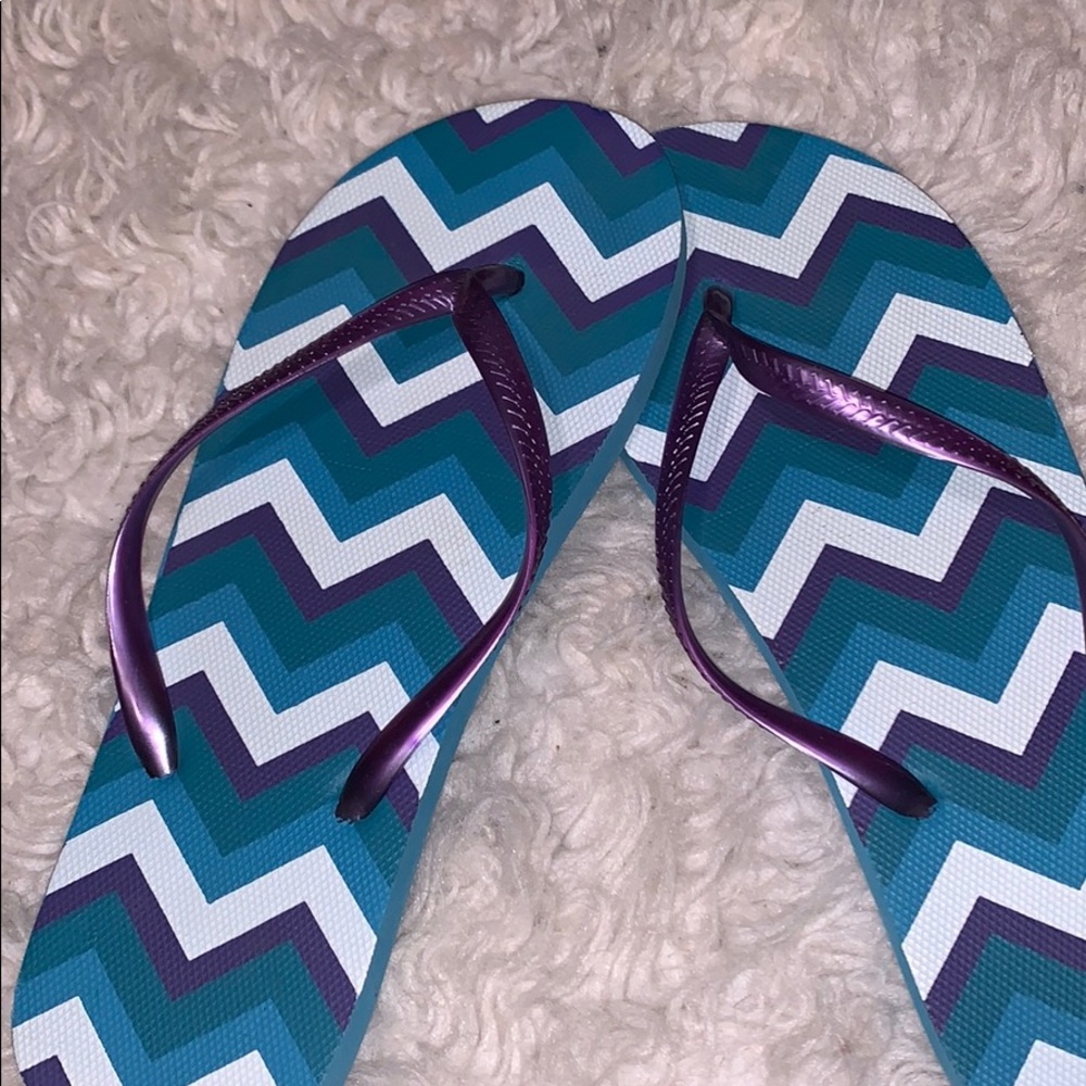 CHEVRON WHITE,BLUE AND PURPLE FLIP FLOPS